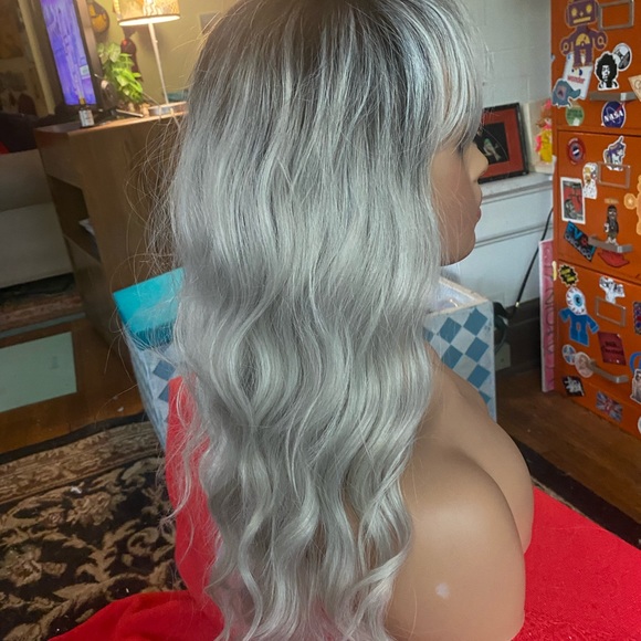 White platinum rooted wig - Picture 5 of 13